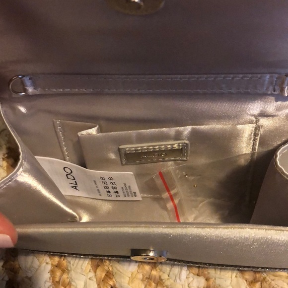 Clutch - Picture 5 of 6